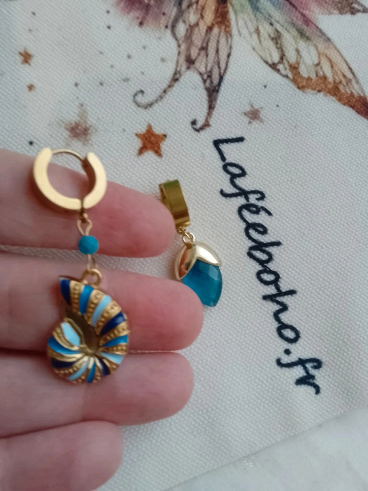 Boucles d'oreilles bohèmes asymétriques pierres naturelles d'apatite – photo 3
